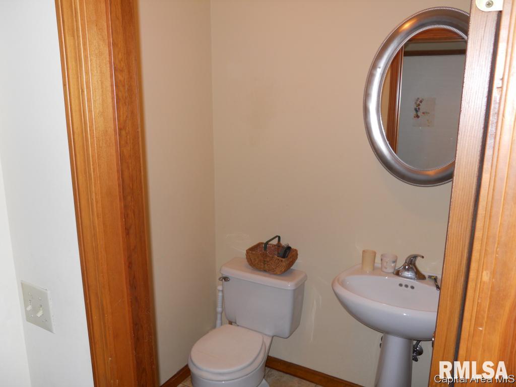 1808 Hunter Ridge Drive Springfield, IL 62704 - Photo 9 of 21 Gallery Image 9