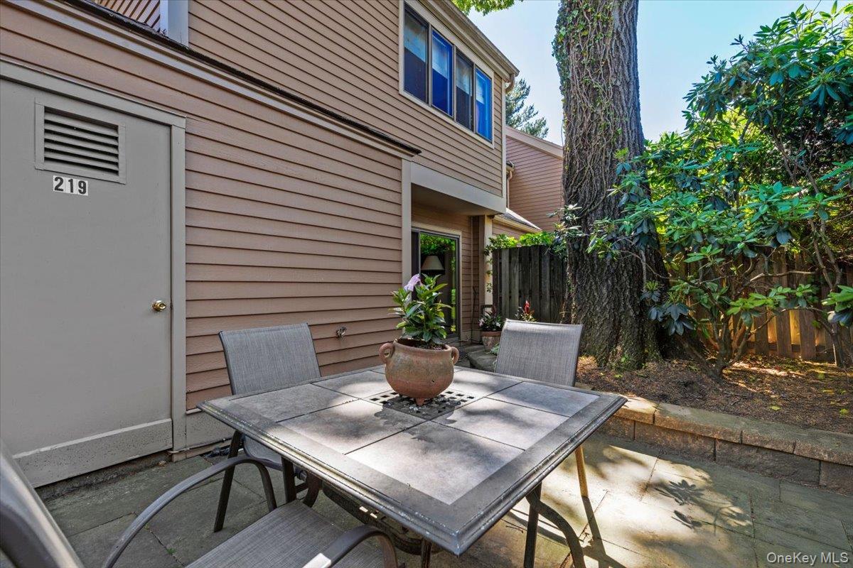 219 Tree Top Crescent Rye Brook, NY 10573 - Photo 17 of 18