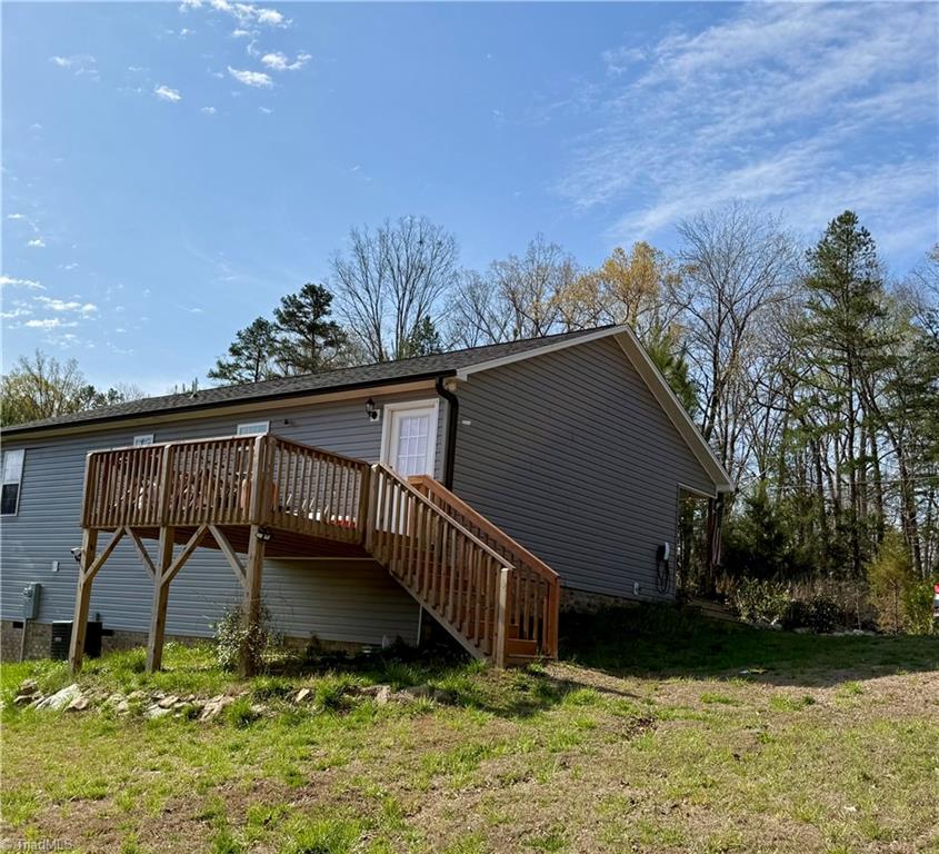 5280 Tabernacle School Road Asheboro, NC 27205 - Photo 15 of 22 12X12 Deck