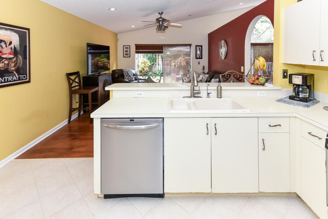 10903 Crescendo Circle Boca Raton, FL 33498 - Photo 11 of 49 17