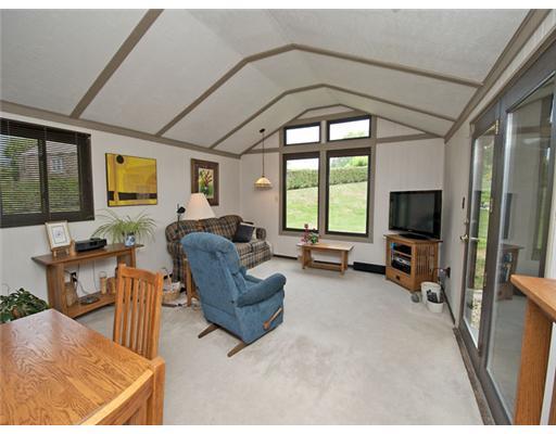 312 Orchard Spring Road Pittsburgh, PA 15220 - Photo 12 of 18 Den/Family/Great Room.