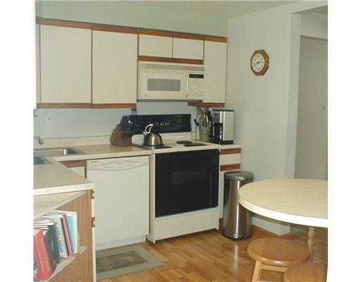 312 Orchard Spring Road Pittsburgh, PA 15220 - Photo 6 of 18 Kitchen.