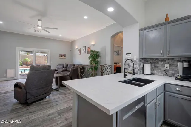 $549,000 | 213 East Smoke Tree Road, Gilbert, AZ 85296