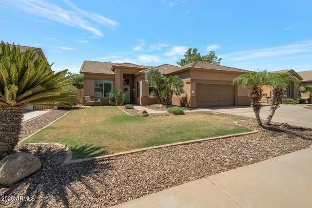 $549,000 | 213 East Smoke Tree Road, Gilbert, AZ 85296