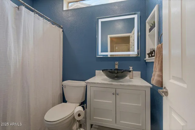 $549,000 | 213 East Smoke Tree Road, Gilbert, AZ 85296