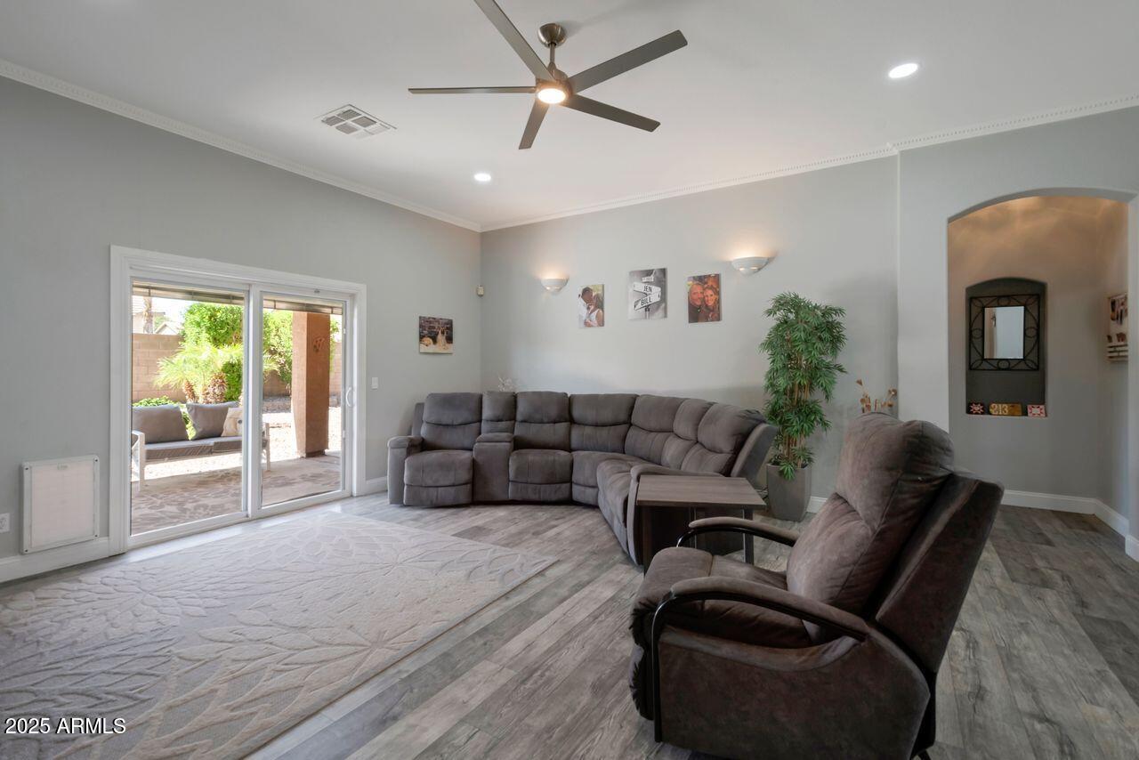 213 East Smoke Tree Road Gilbert, AZ 85296 - Photo 3 of 33 Qp-6143