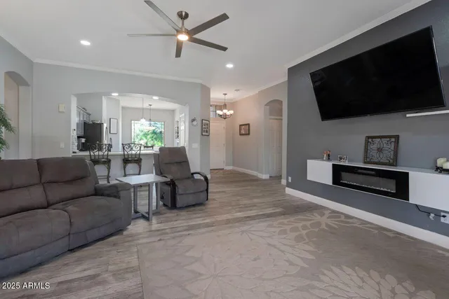 $549,000 | 213 East Smoke Tree Road, Gilbert, AZ 85296