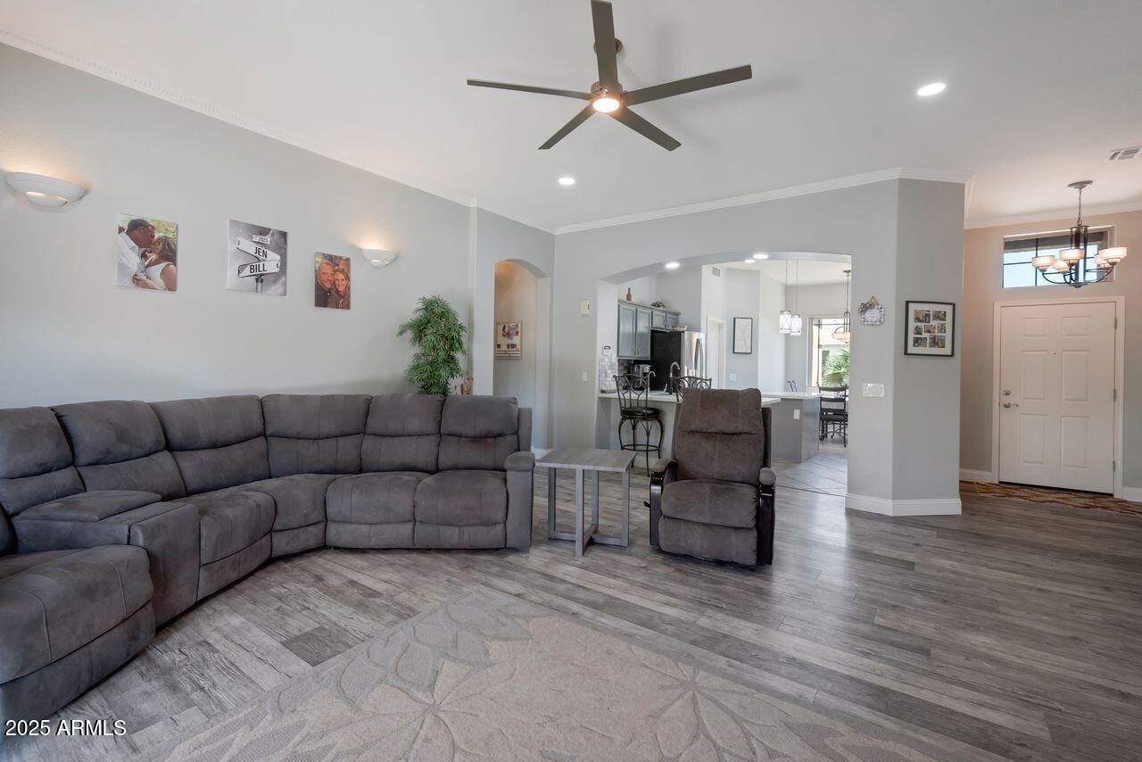 213 East Smoke Tree Road Gilbert, AZ 85296 - Photo 5 of 33 Qp-6149