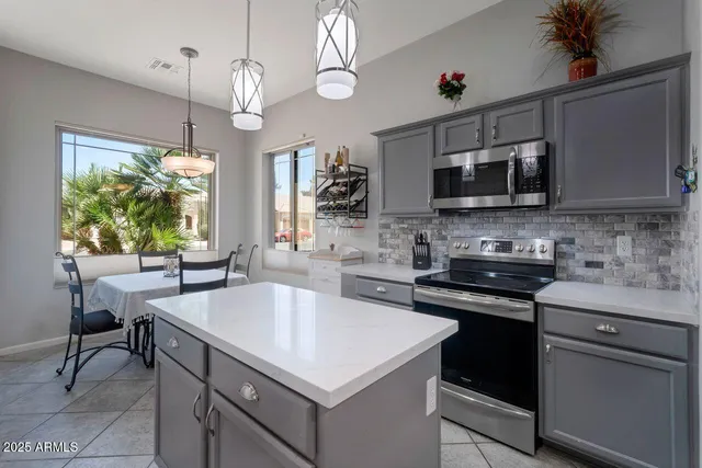 $549,000 | 213 East Smoke Tree Road, Gilbert, AZ 85296