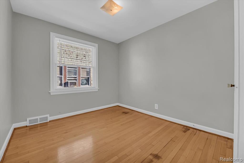 20227 Stratford Road Detroit, MI 48221 - Photo 12 of 22