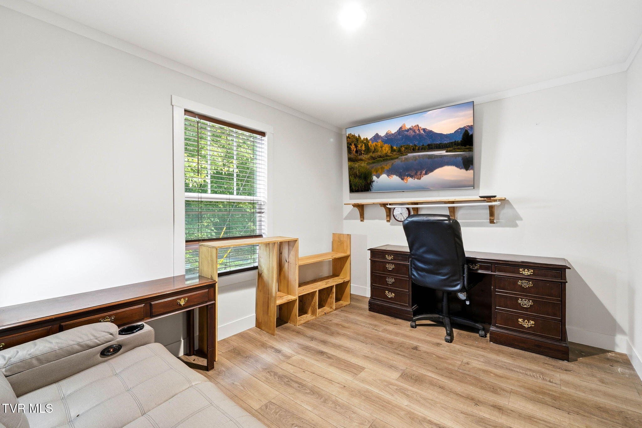 1479 Poga Road Butler, TN 37640 - Photo 23 of 31 office