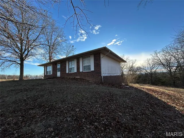 $1,112,000 | 314 County Road 212, Linn, MO 65051