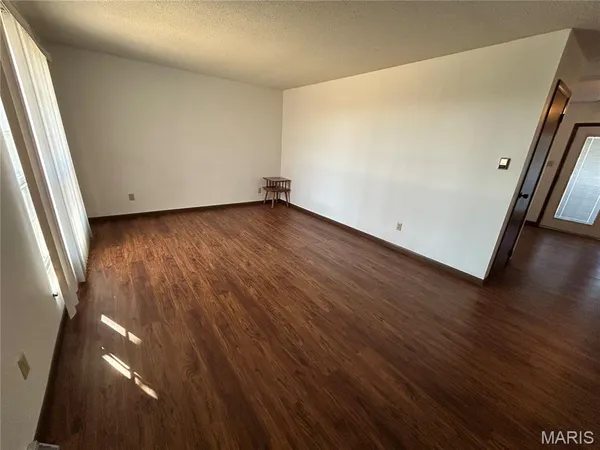 $1,112,000 | 314 County Road 212, Unit 104 ACRES, Linn, MO 65051