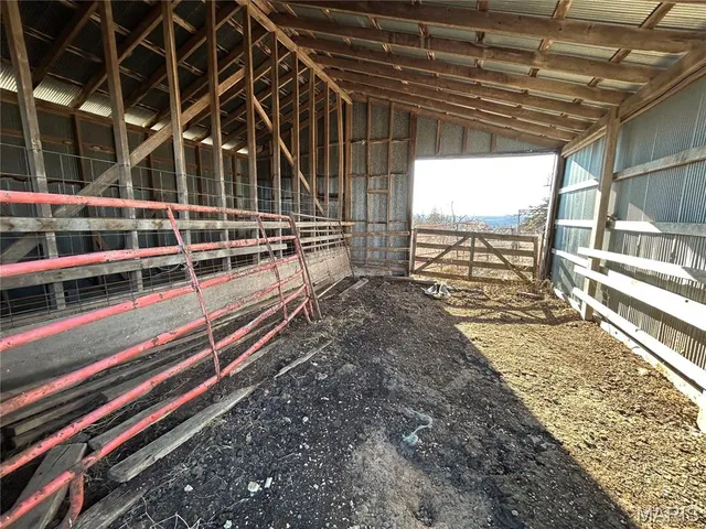 $1,112,000 | 314 County Road 212, Linn, MO 65051