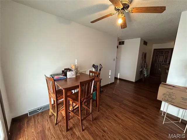 $1,112,000 | 314 County Road 212, Linn, MO 65051