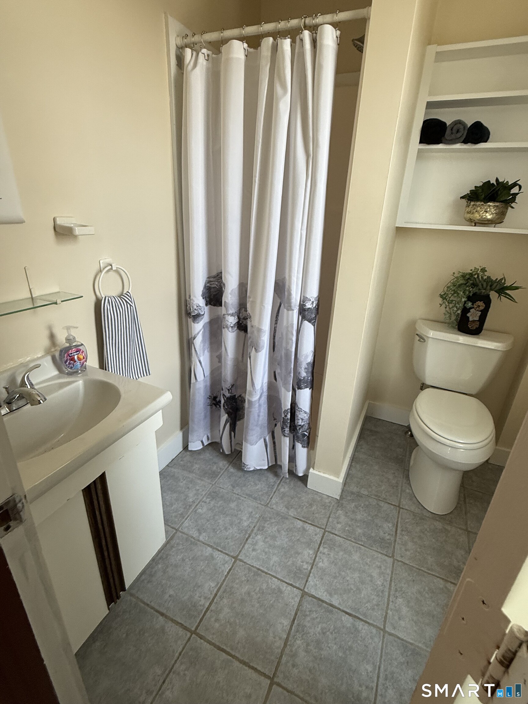 21 High Street, Unit B Clinton, CT 06413 - Photo 16 of 22