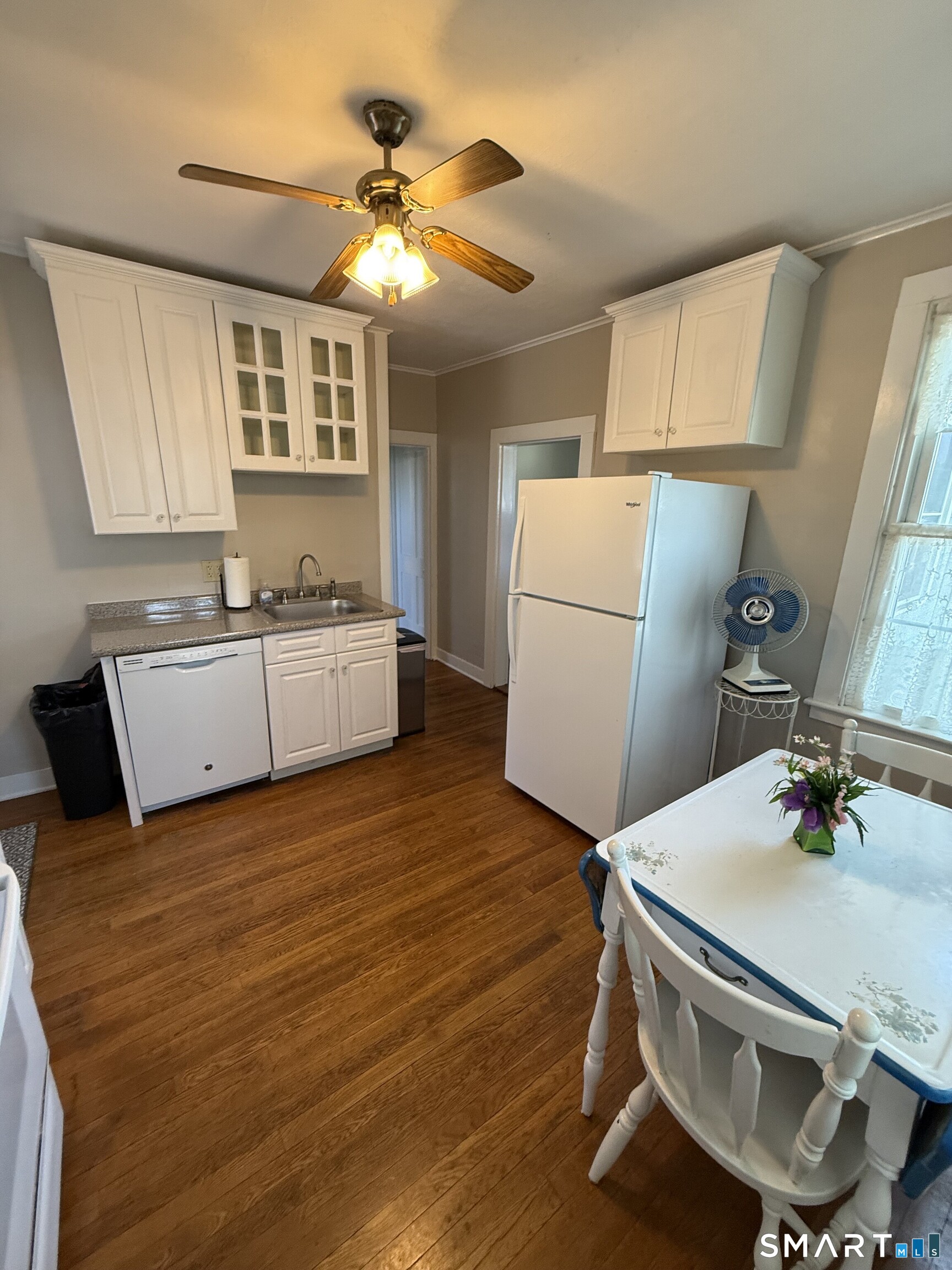 21 High Street, Unit B Clinton, CT 06413 - Photo 3 of 22