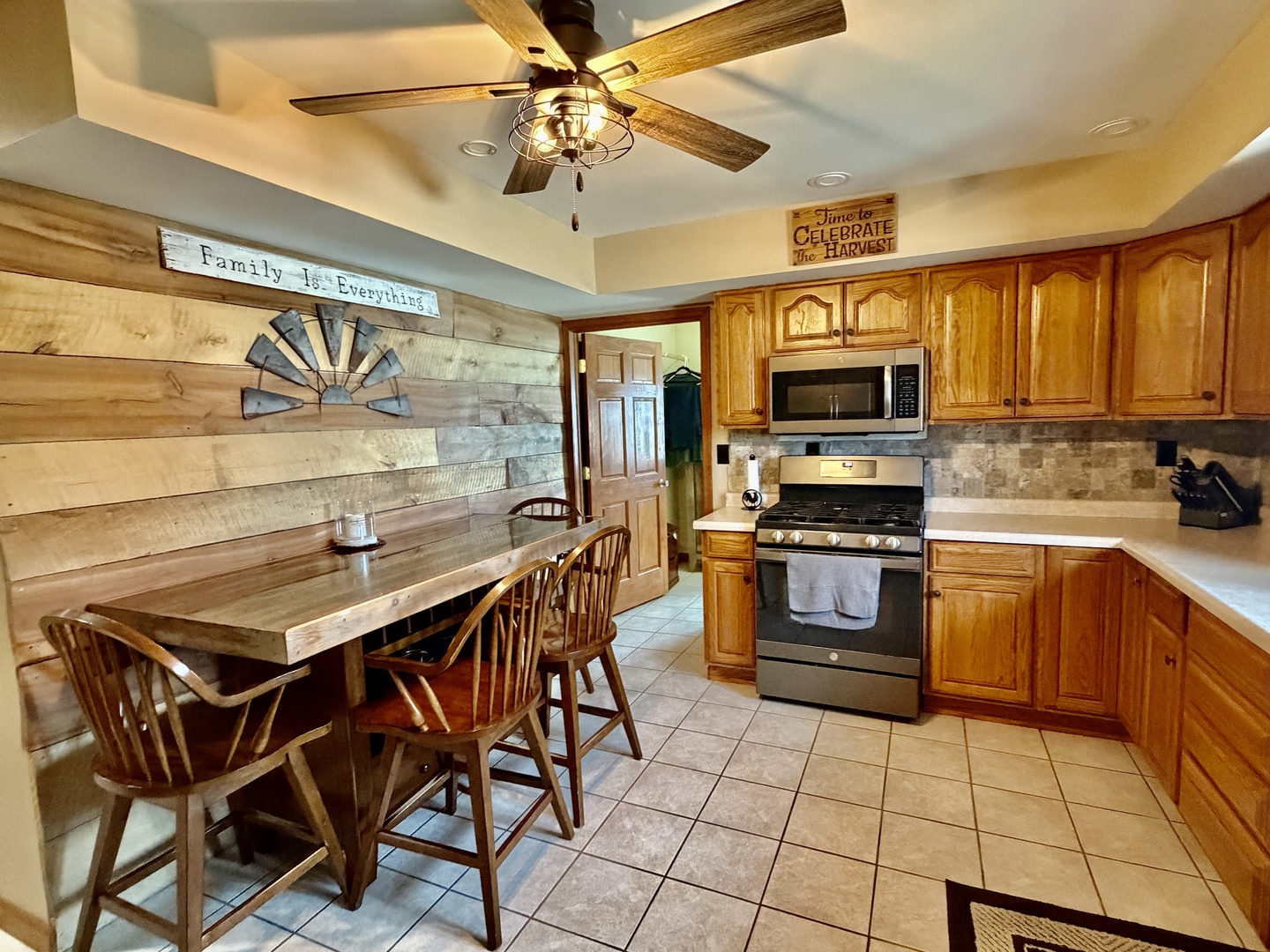 19455 Capp Road Morrison, IL 61270 - Photo 16 of 39