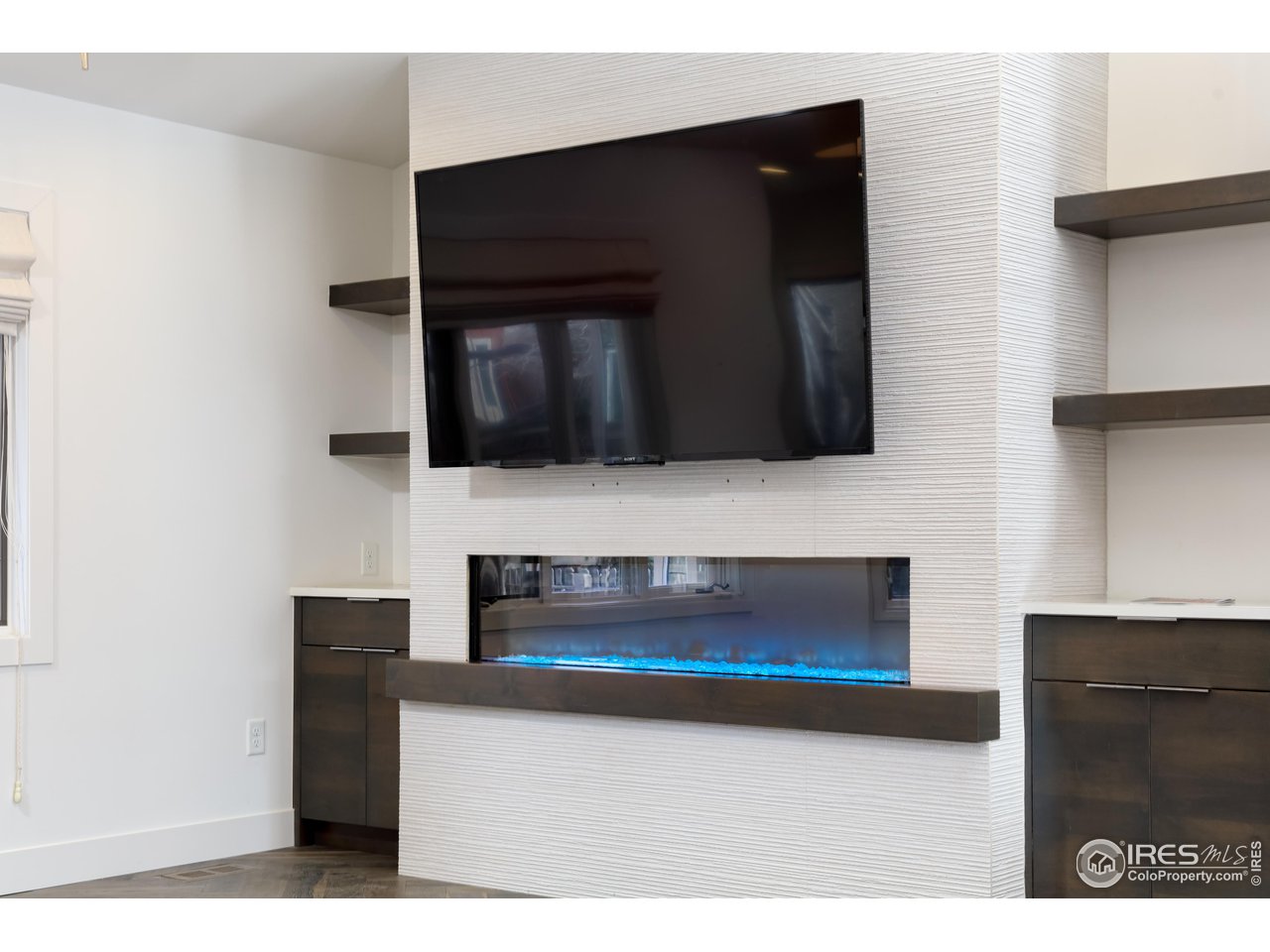 5315 Centennial Trail Boulder, CO 80303 - Photo 6 of 40 Gas fireplace in great room with multiple settings.