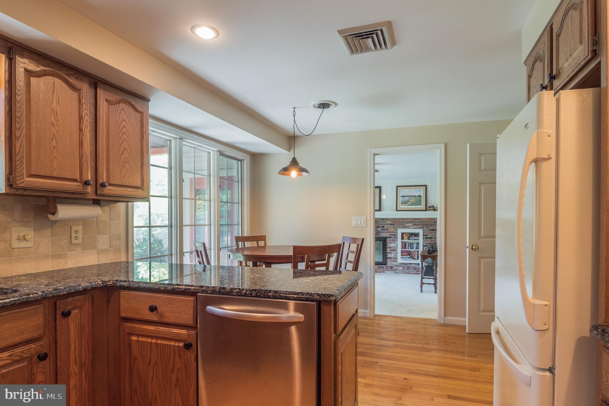 25 Langhorne Road Chalfont, PA 18914 - Photo 8 of 22 Eat-In Kitchen