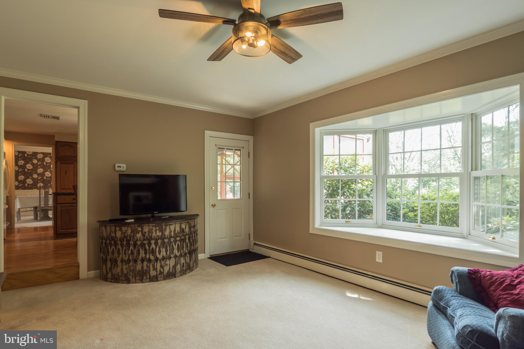 25 Langhorne Road Chalfont, PA 18914 - Photo 10 of 22 Family Room