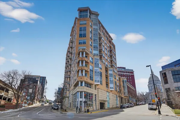 $735,000 | 125 North Hamilton Street, Unit 601, Madison, WI 53703