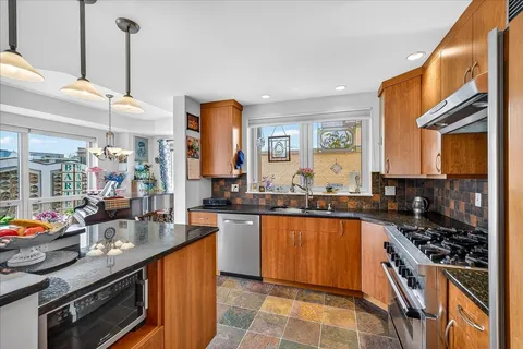 $735,000 | 125 North Hamilton Street, Unit 601, Madison, WI 53703