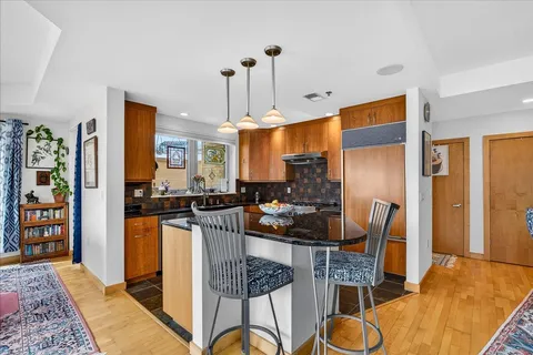 $735,000 | 125 North Hamilton Street, Unit 601, Madison, WI 53703