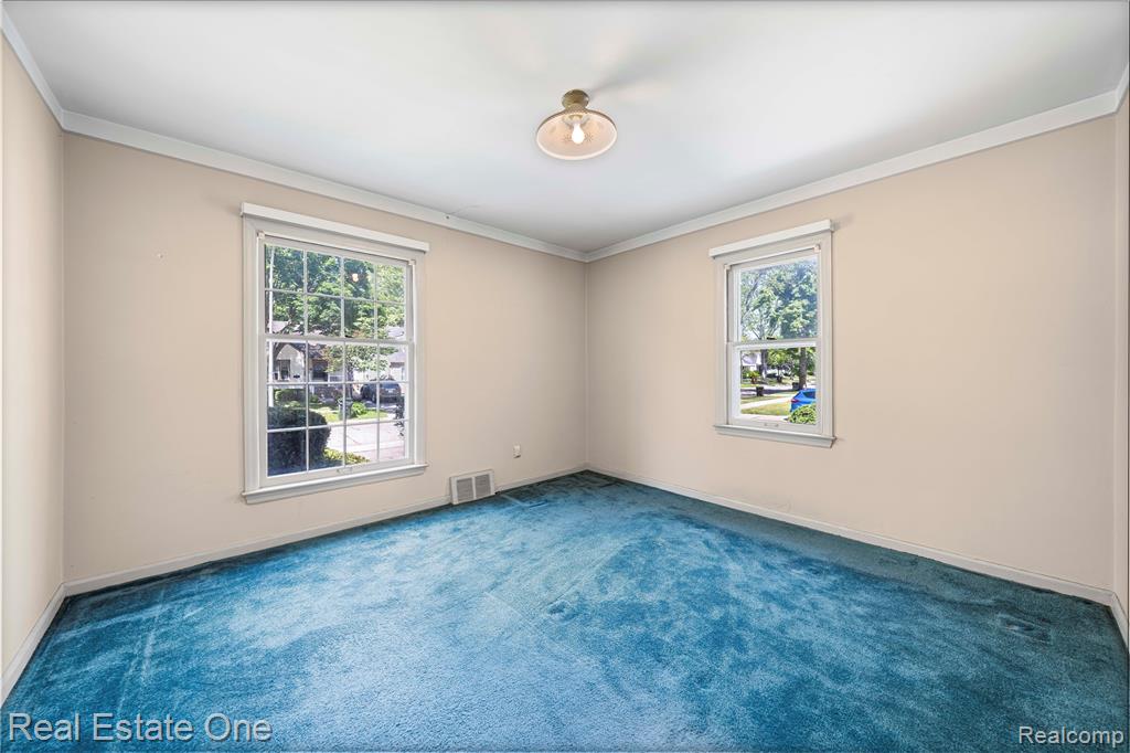 2209 Ridgemont Road Grosse Pointe Woods, MI 48236 - Photo 18 of 44