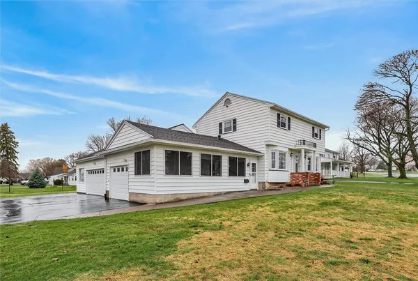 $349,900 | 297 Edgemere Drive, Greece, NY 14612