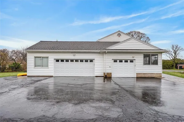 $349,900 | 297 Edgemere Drive, Greece, NY 14612