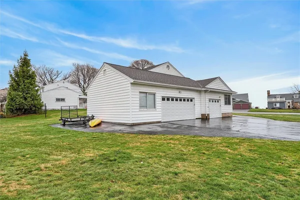 $349,900 | 297 Edgemere Drive, Greece, NY 14612