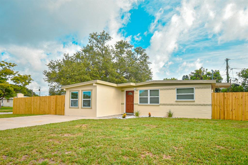 8599 92nd Terrace Seminole, FL 33777 - Photo 1 of 34 a view of a house with backyard and garden