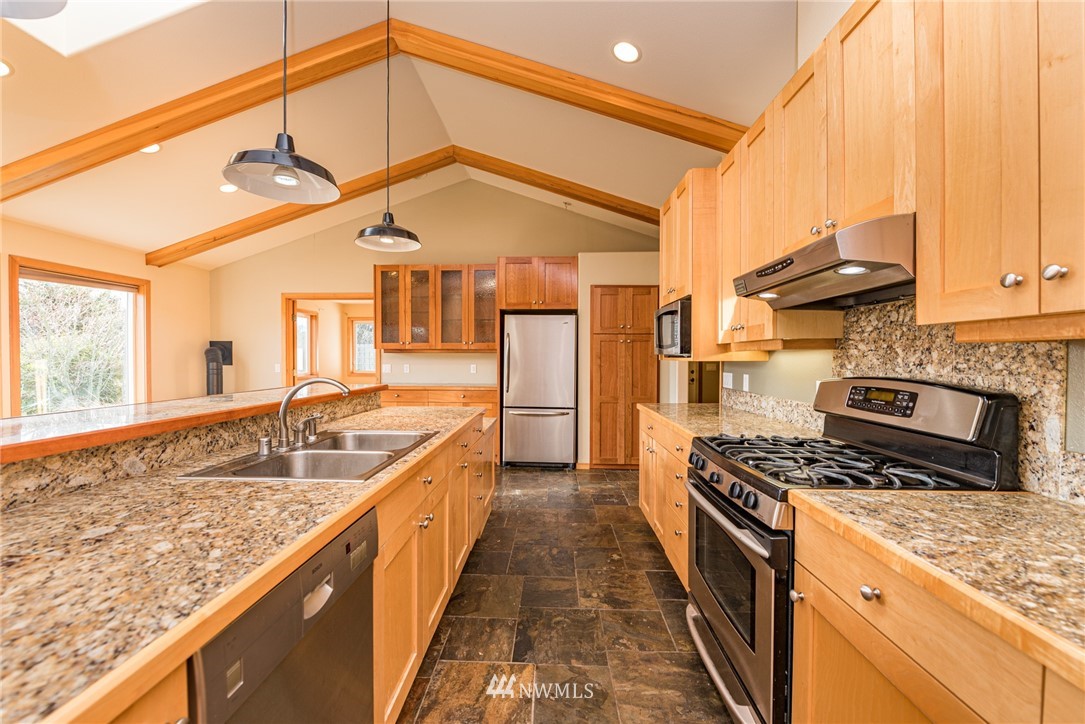 168 Lotzgesell Road Sequim, WA 98382 - Photo 12 of 40