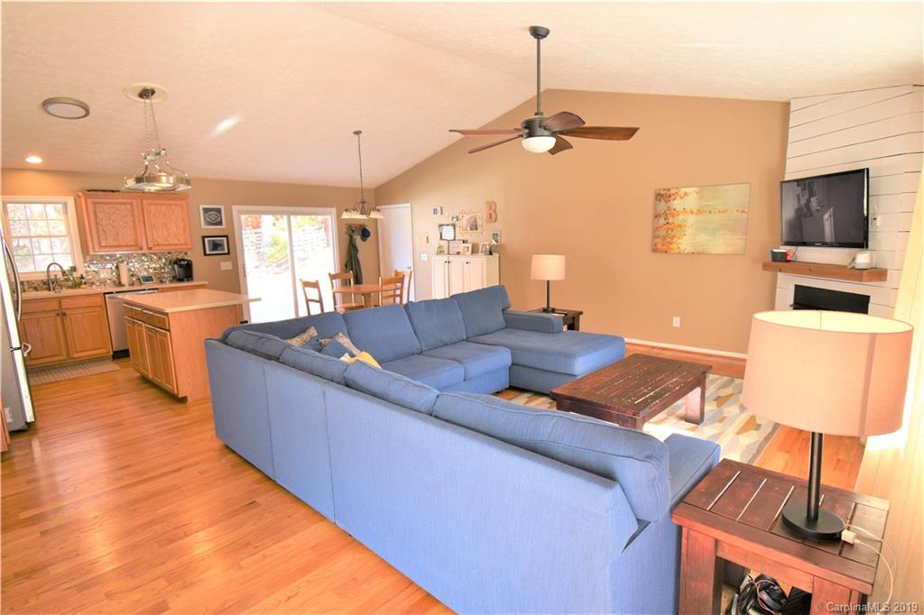 3980 Henry Dellinger Road Maiden, NC 28650 - Photo 4 of 27 Gallery Image 4