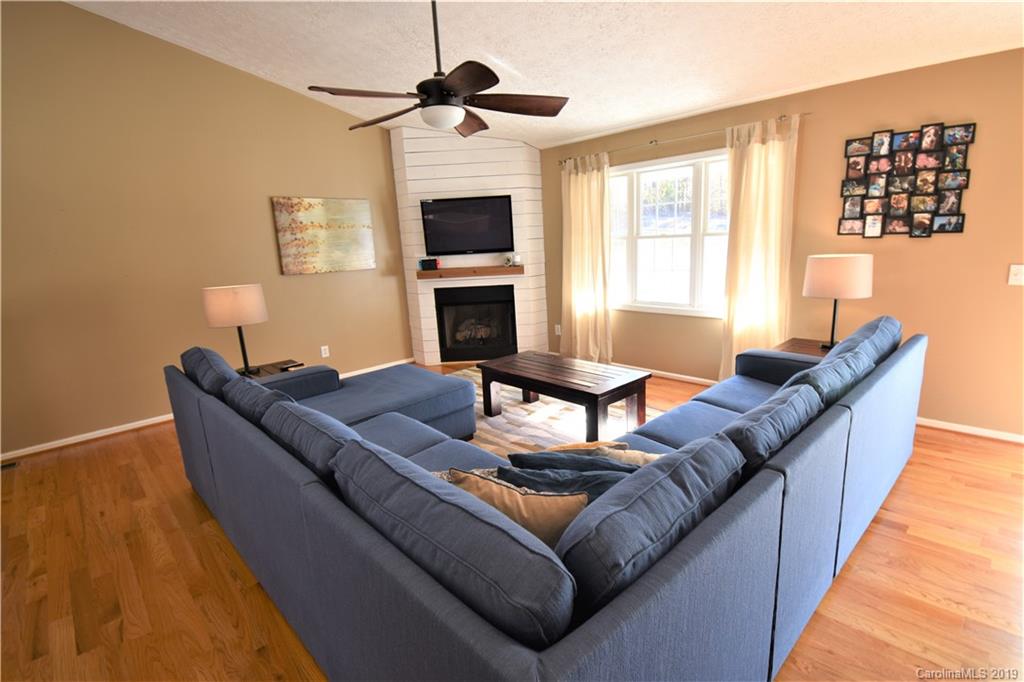 3980 Henry Dellinger Road Maiden, NC 28650 - Photo 6 of 27 Gallery Image 6