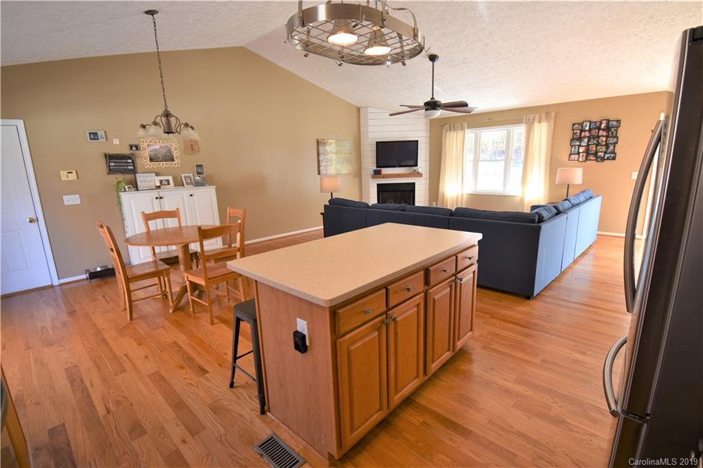 3980 Henry Dellinger Road Maiden, NC 28650 - Photo 7 of 27 Gallery Image 7