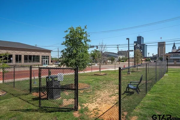 $3,500 | 522 West Erwin Street, Tyler, TX 75702