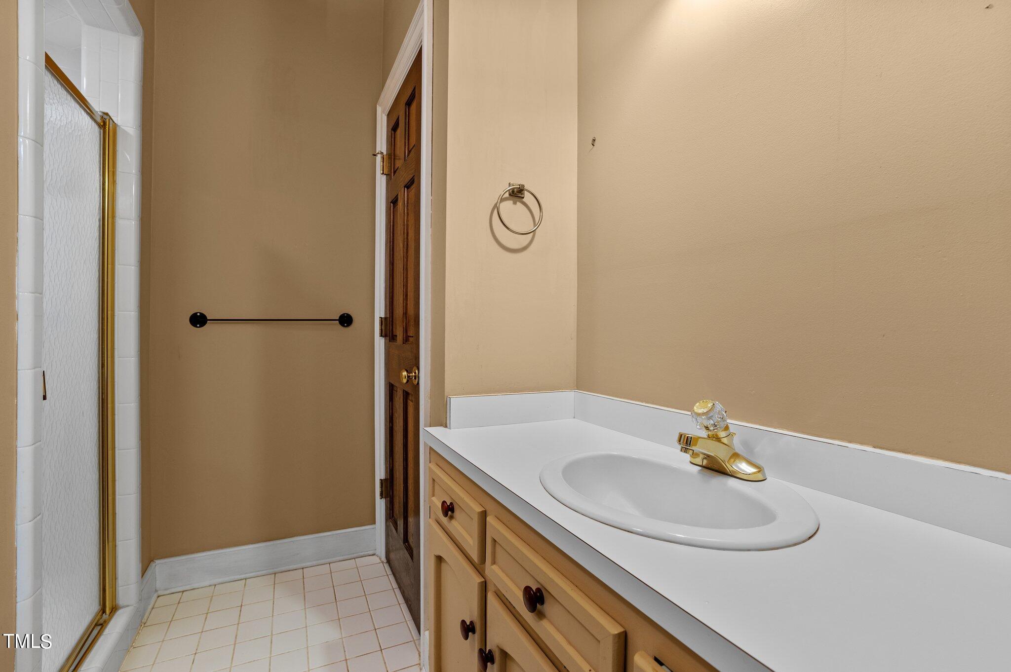 4900 Kundinger Court Raleigh, NC 27606 - Photo 17 of 46 21-web-or-mls-DSC_4355