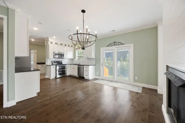 $499,900 | 606 Eagle Bend Road, Clinton, TN 37716