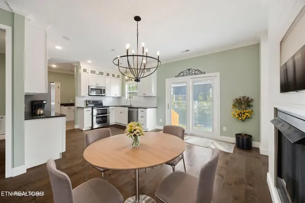 $499,900 | 606 Eagle Bend Road, Clinton, TN 37716