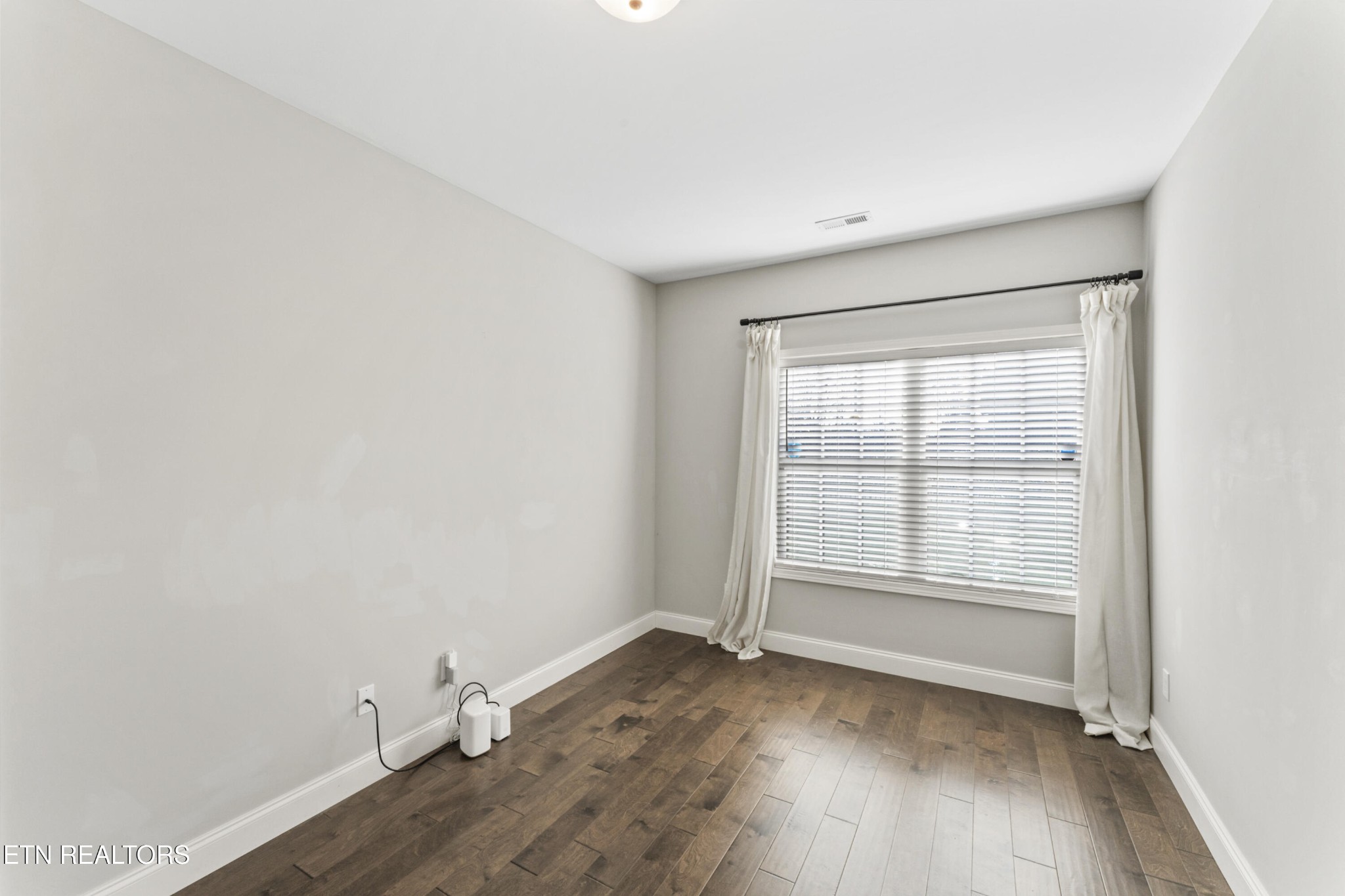 606 Eagle Bend Road Clinton, TN 37716 - Photo 15 of 37