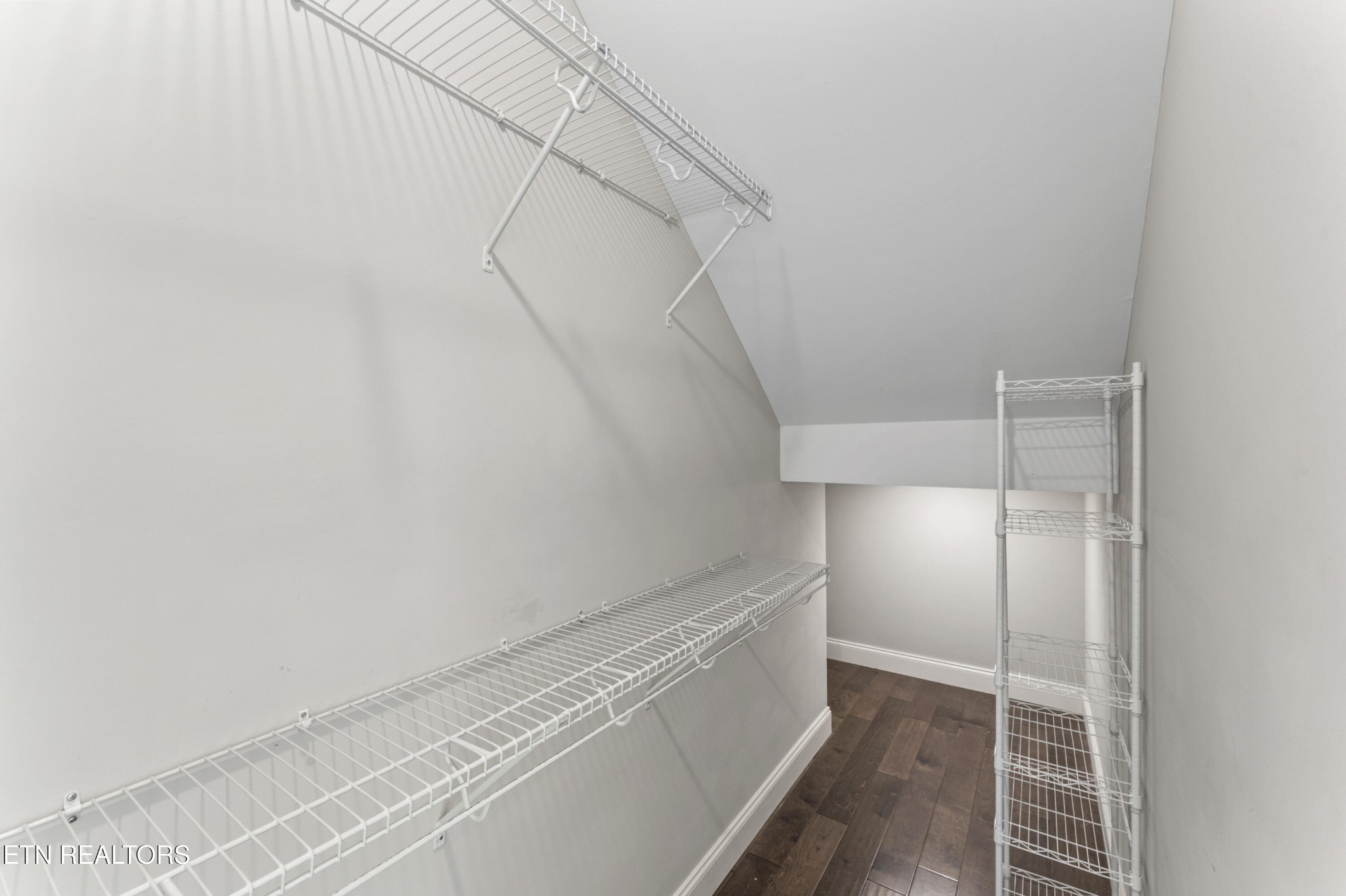 606 Eagle Bend Road Clinton, TN 37716 - Photo 17 of 37