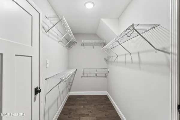 $499,900 | 606 Eagle Bend Road, Clinton, TN 37716