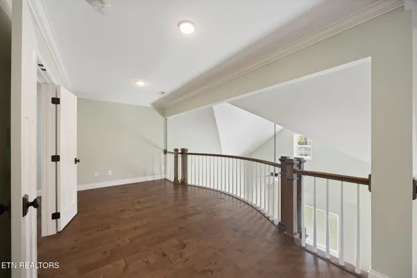 $499,900 | 606 Eagle Bend Road, Clinton, TN 37716
