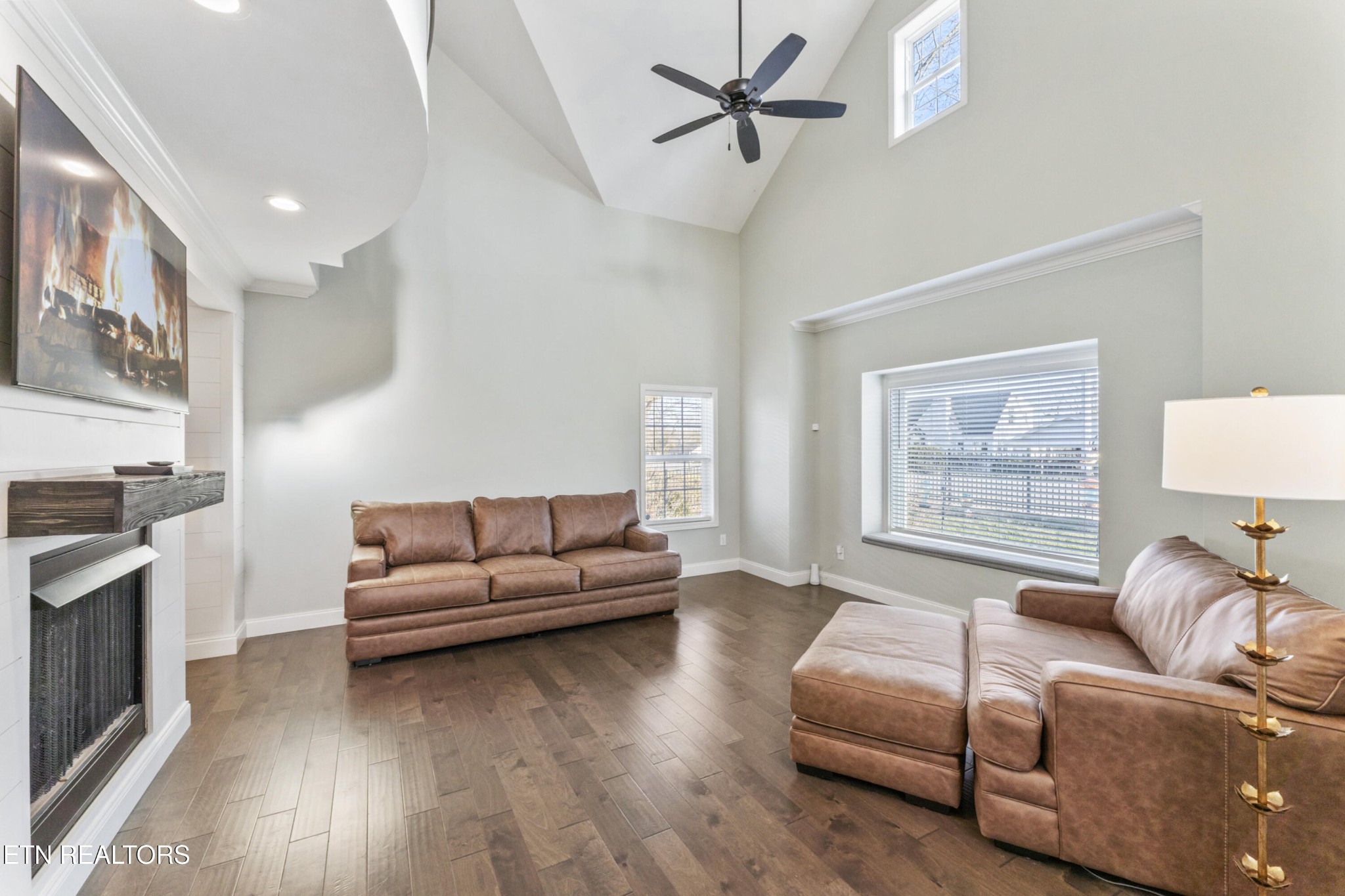 606 Eagle Bend Road Clinton, TN 37716 - Photo 3 of 37