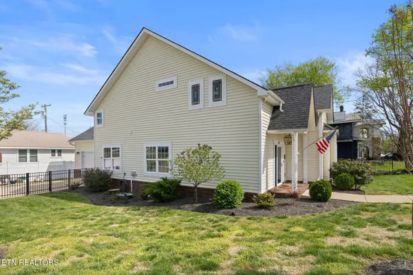 $499,900 | 606 Eagle Bend Road, Clinton, TN 37716