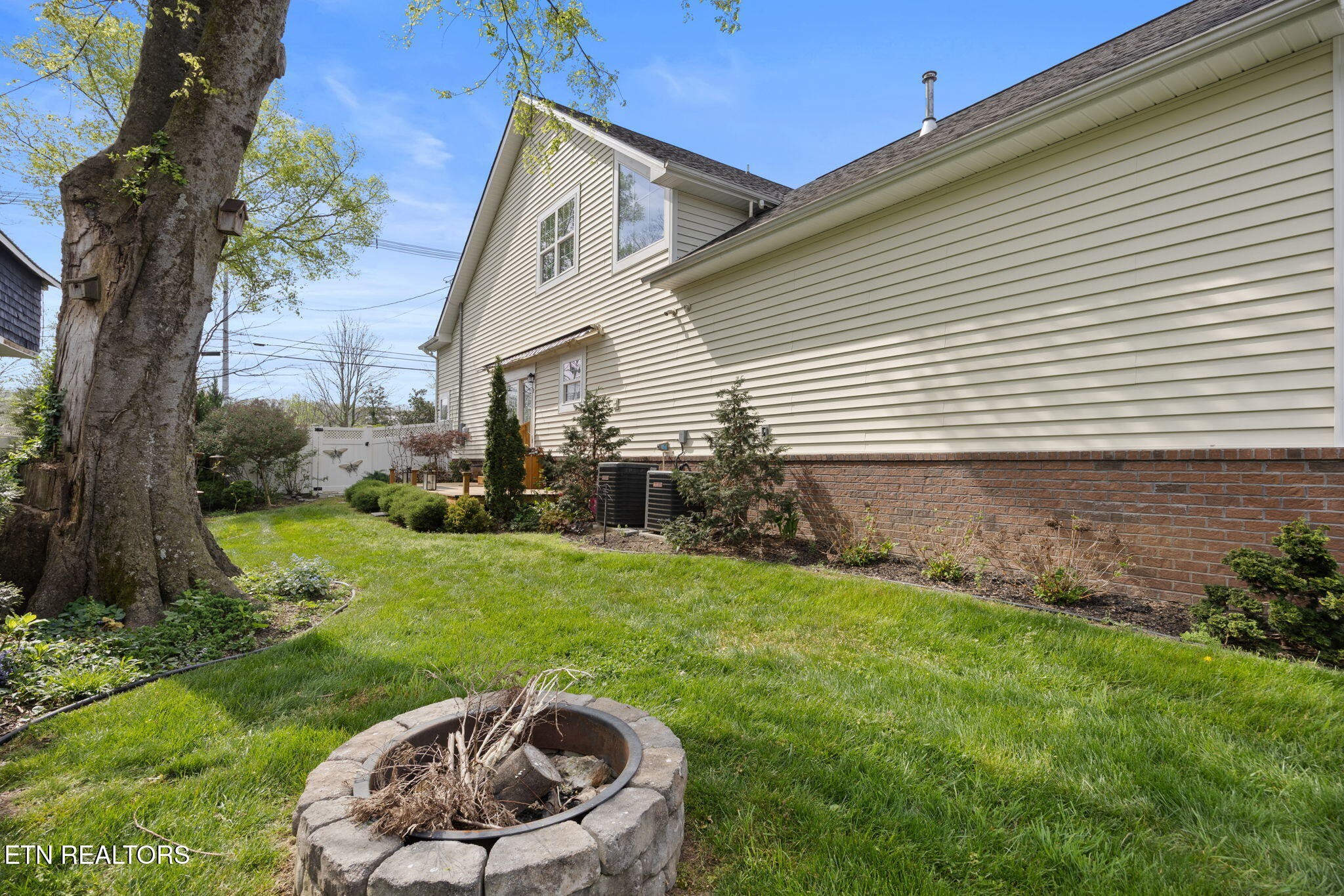 606 Eagle Bend Road Clinton, TN 37716 - Photo 37 of 42