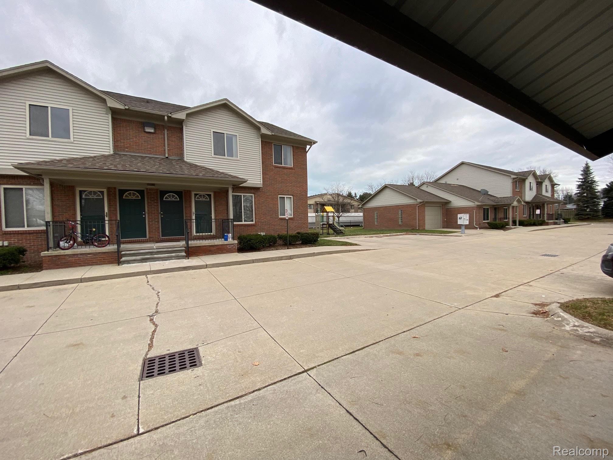 18530 East 14 Mile Road Fraser, MI 48026 - Photo 5 of 23 unnamed1.jpg