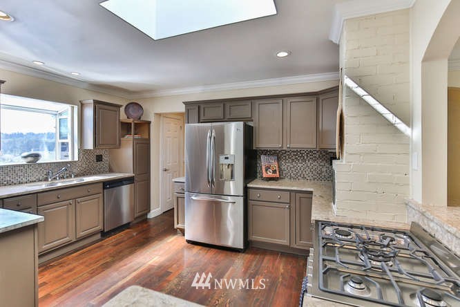 10333 Northeast 186th Street Bothell, WA 98011 - Photo 7 of 25